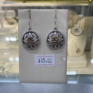 Elegant Silver and Gold Tone Fashion Floral Earrings